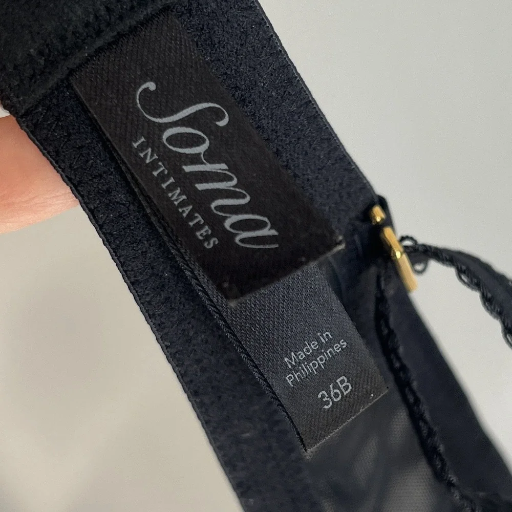 Soma Intimates Bra Black Lace Camisole Gold Sequins Detail Underwired‎ 36B